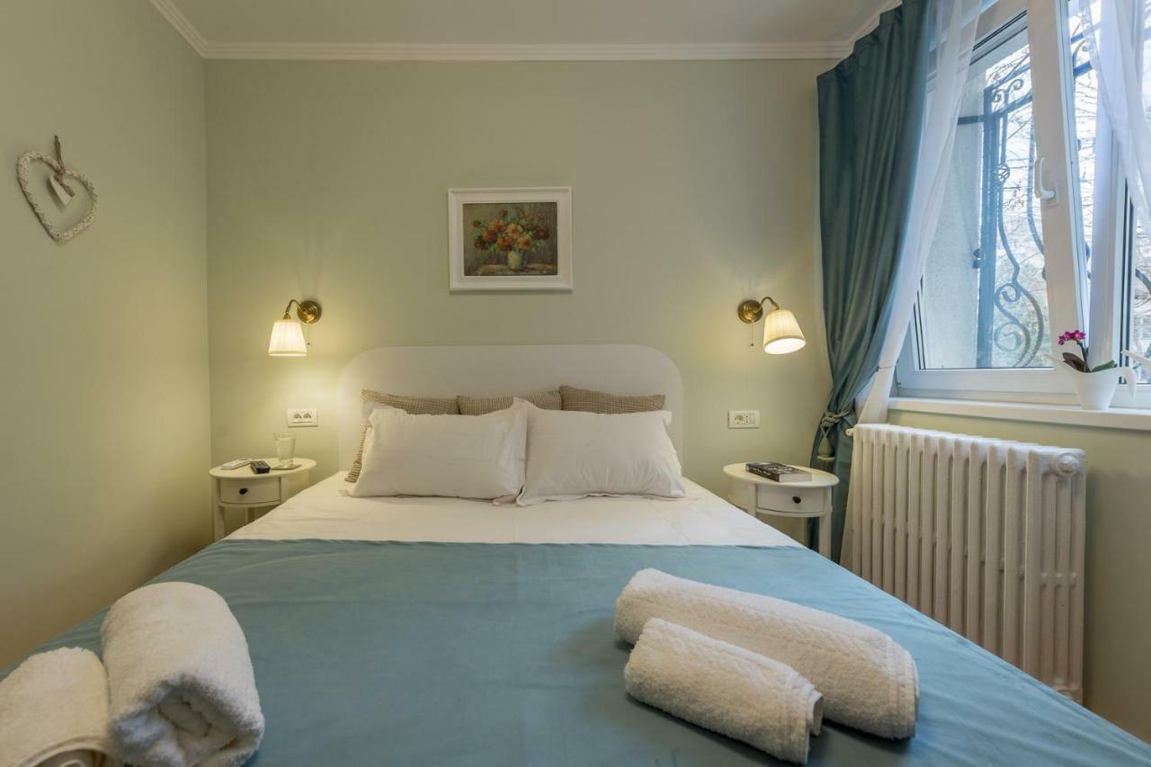 Central Stylish & Cozy One Bedroom Apartment - Adela Accommodation - Ideal For Long Stays Bucureşti Eksteriør bilde