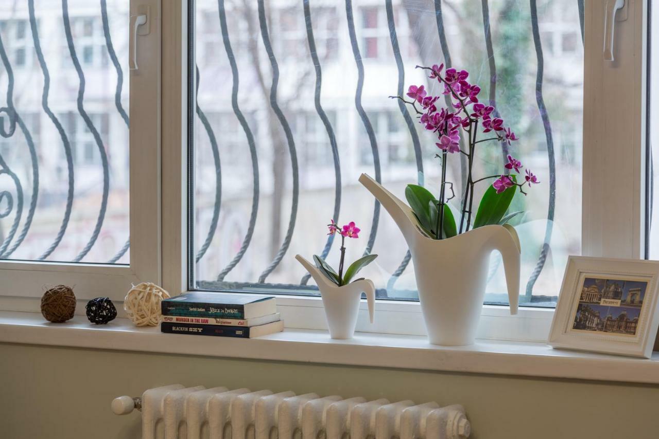 Central Stylish & Cozy One Bedroom Apartment - Adela Accommodation - Ideal For Long Stays Bucureşti Eksteriør bilde