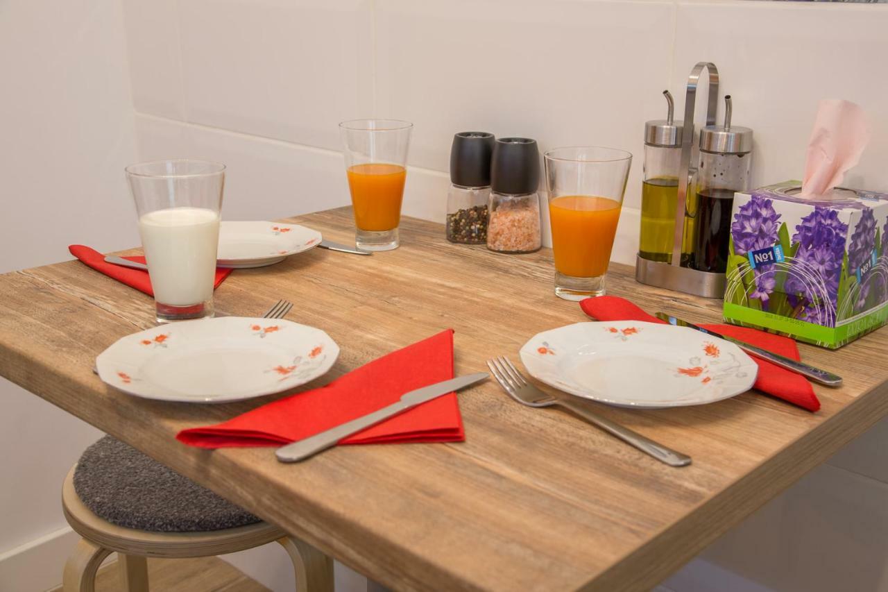 Central Stylish & Cozy One Bedroom Apartment - Adela Accommodation - Ideal For Long Stays Bucureşti Eksteriør bilde